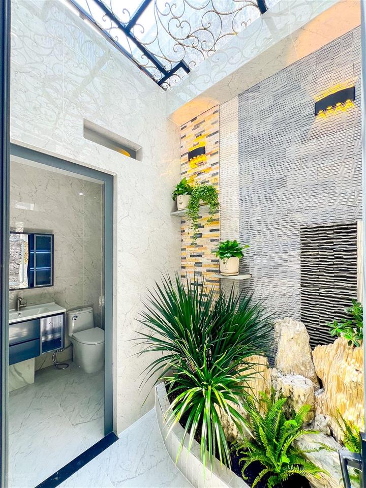 Nhà mới hiện đại xây mới mt hẻm 1942 htp  tiện kdmb mở spa vpcty đều được