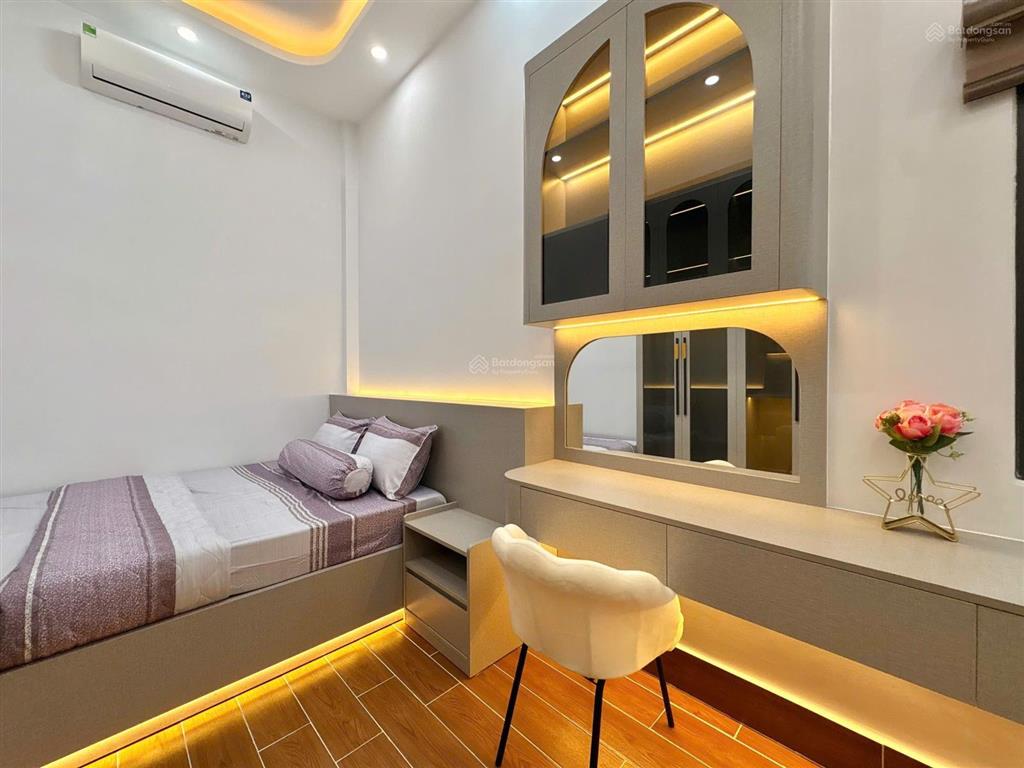 Nhà phố hiện đại 3pn đường dương cát lợi  cách q7 chỉ 100m