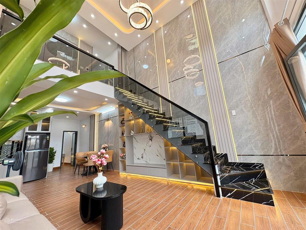 Nhà phố hiện đại 3pn đường dương cát lợi  cách q7 chỉ 100m