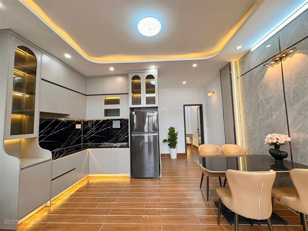 Nhà phố hiện đại 3pn đường dương cát lợi  cách q7 chỉ 100m