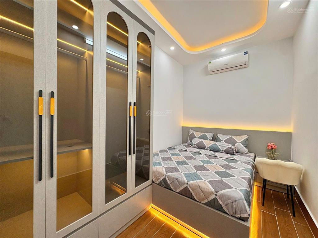 Nhà phố hiện đại 3pn đường dương cát lợi  cách q7 chỉ 100m