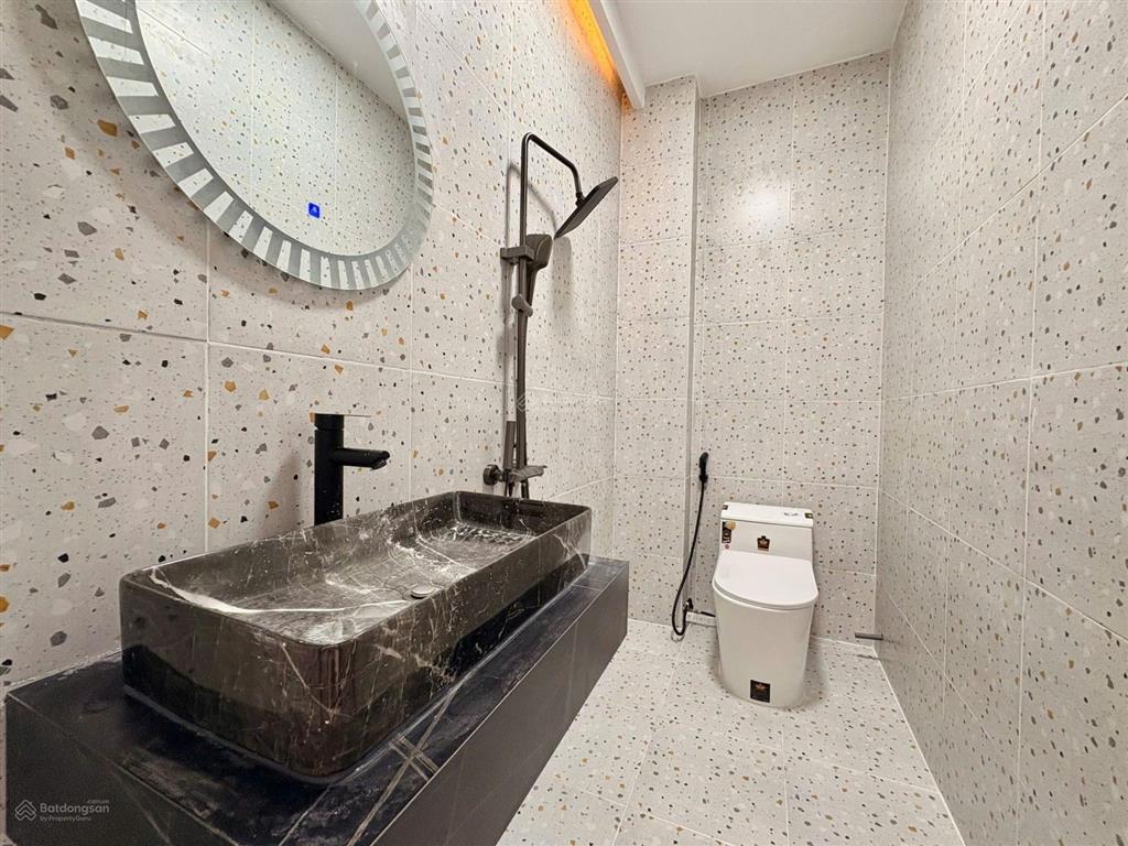 Nhà phố hiện đại 3pn đường dương cát lợi  cách q7 chỉ 100m