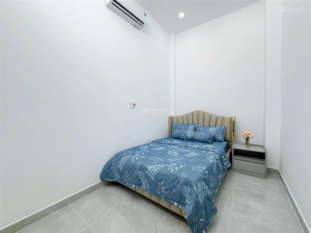 Nhà sổ riêng, căn góc 2mt mới xây xong hẻm 1982 huỳnh tấn phát  full nt