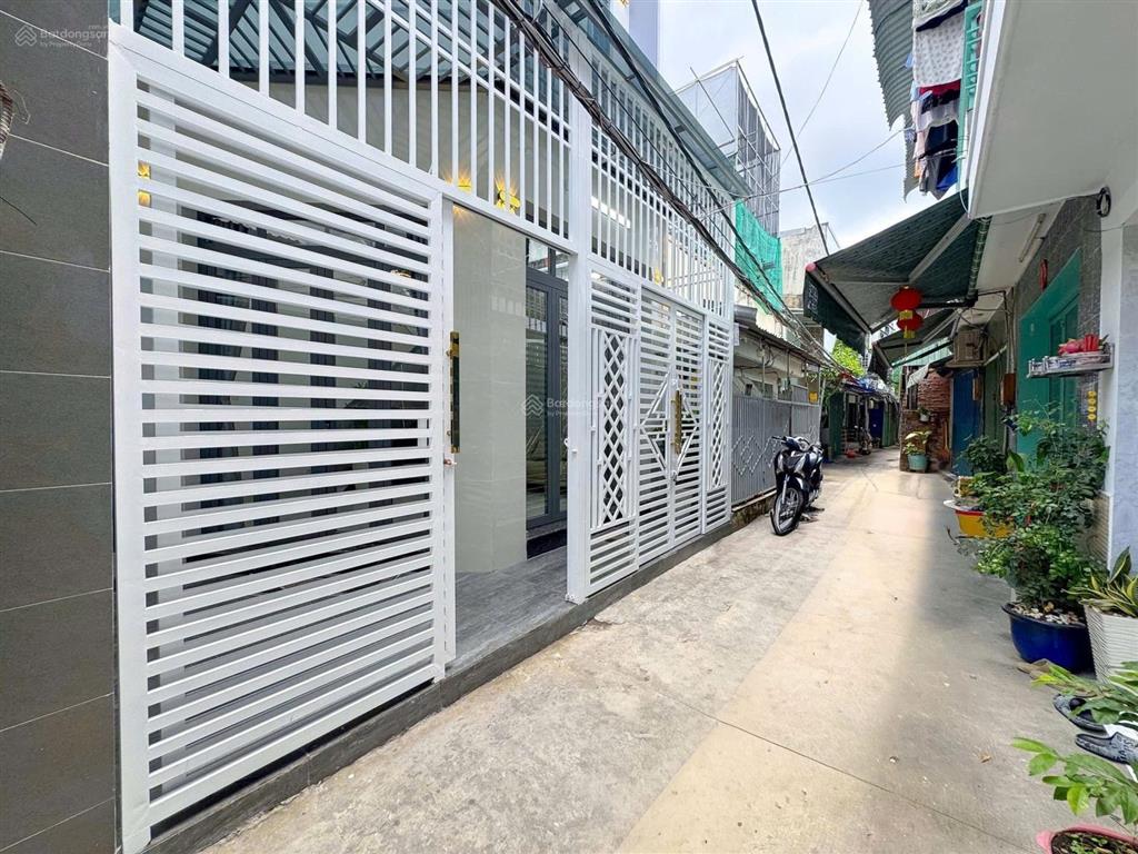 Nhà sổ riêng, căn góc 2mt mới xây xong hẻm 1982 huỳnh tấn phát  full nt