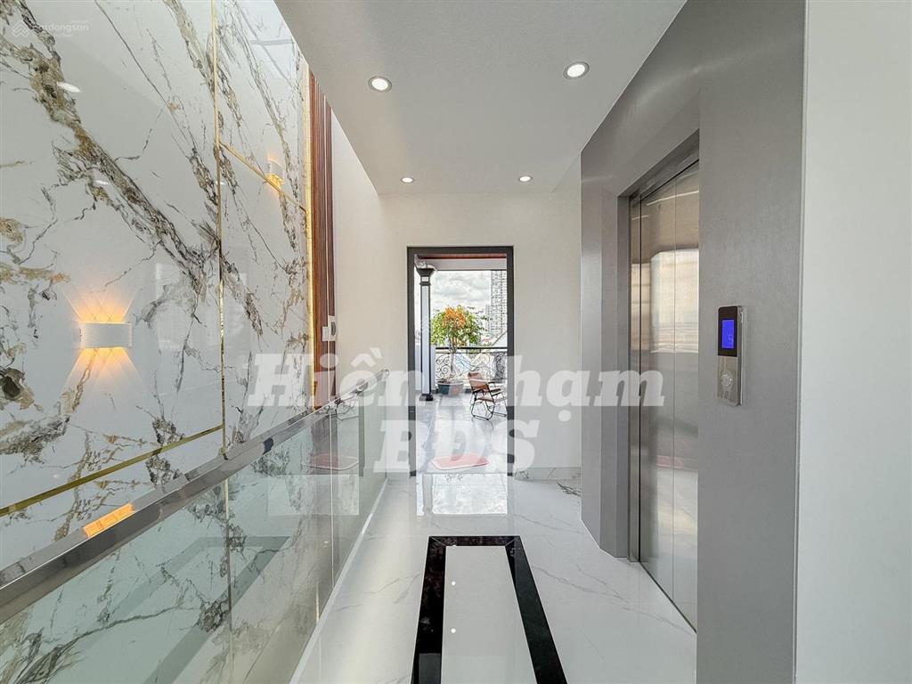 Nhà phố mới xây xong kdc hoàng quốc việt  cạnh sân vận động bộ công an