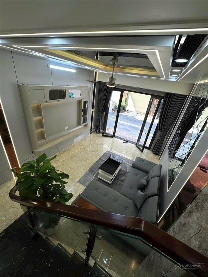 Nhà đẹp 3 tầng đường số kdc hoàng quốc việt  ngay svđ bộ công an