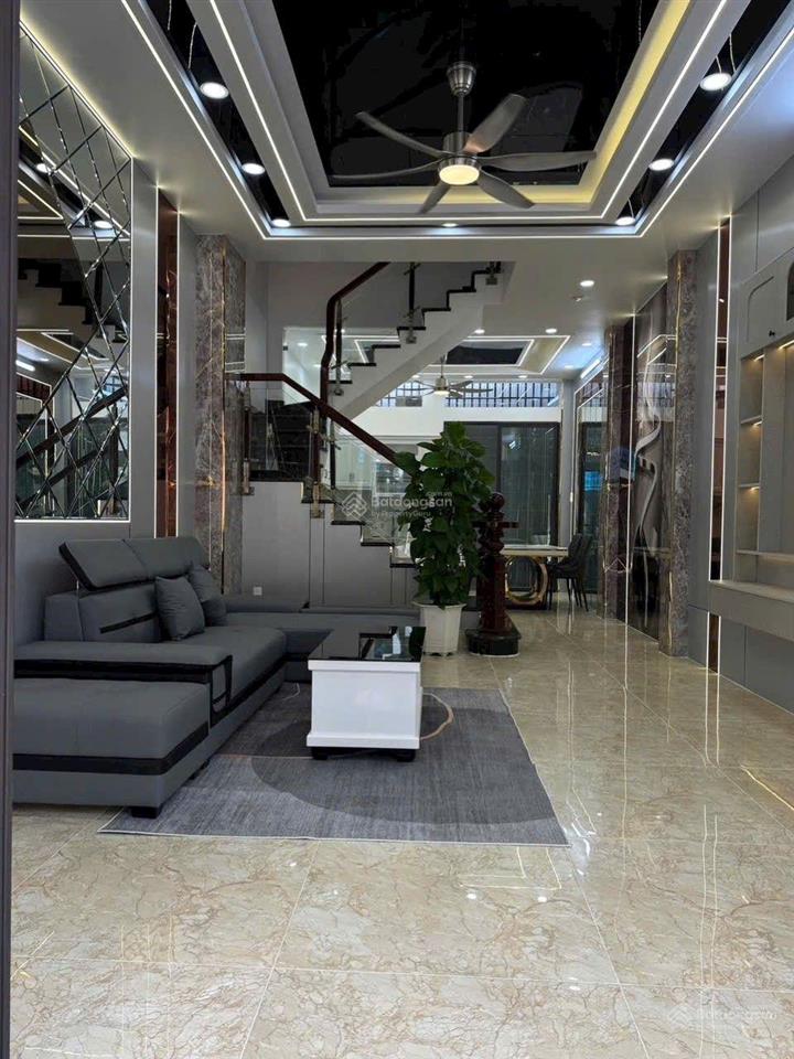 Nhà đẹp 3 tầng đường số kdc hoàng quốc việt  ngay svđ bộ công an