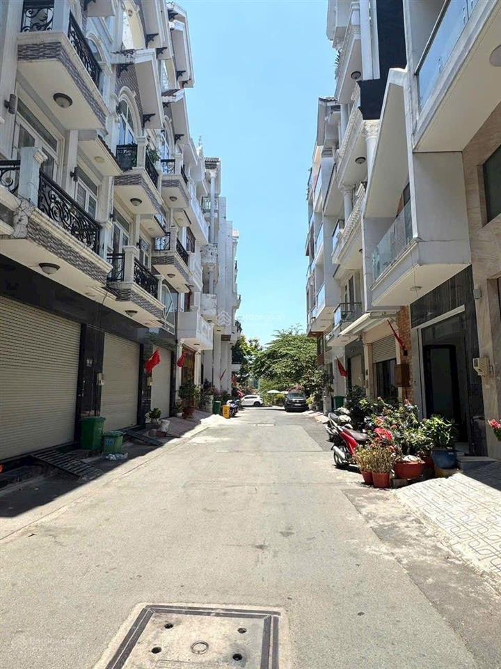 Nhà đẹp 3 tầng đường số kdc hoàng quốc việt  ngay svđ bộ công an