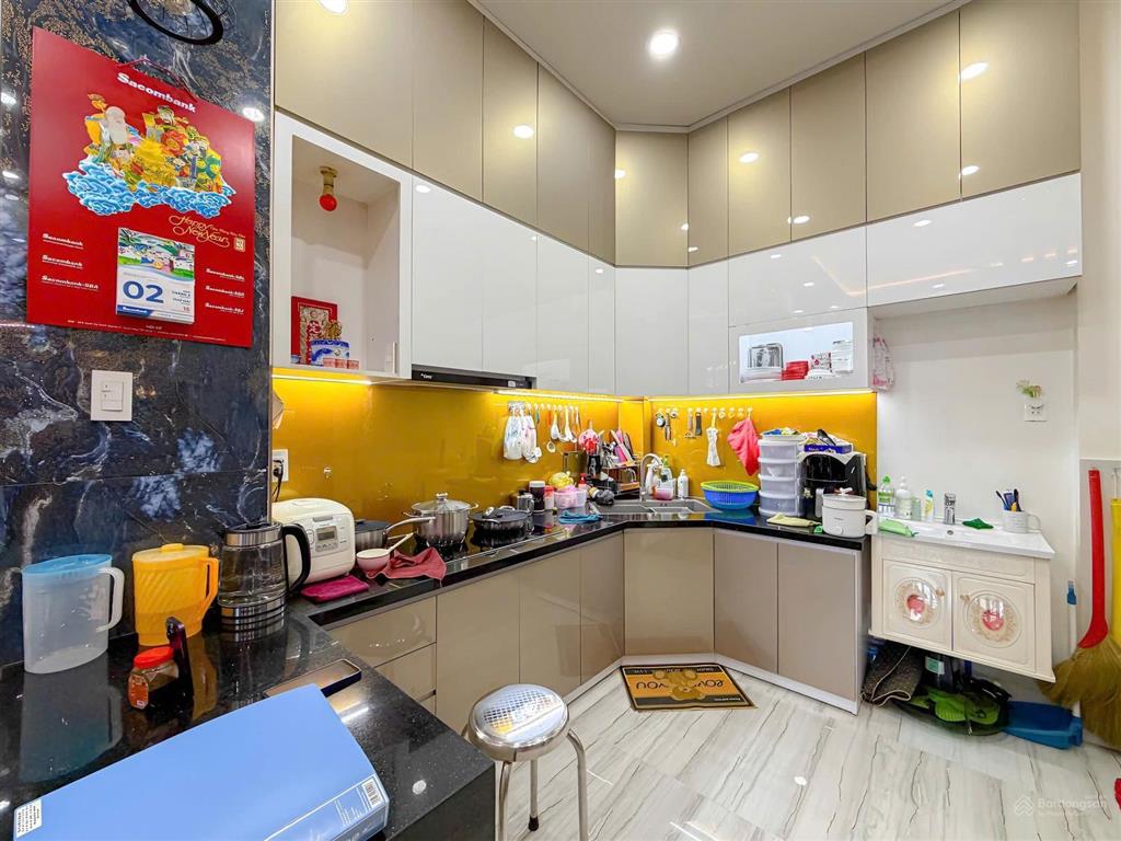Nhà phố 3 tầng góc 2mt hẻm 1283 htp  quận 7