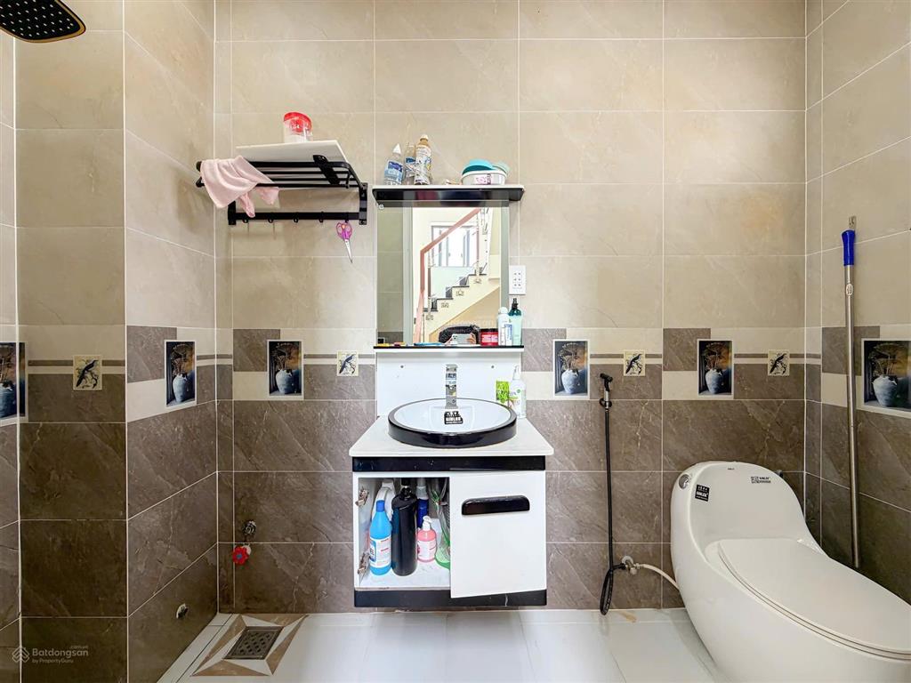 Nhà phố 3 tầng góc 2mt hẻm 1283 htp  quận 7