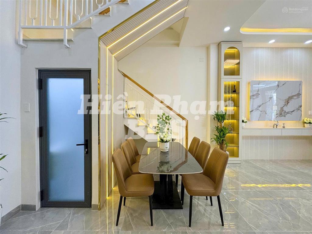 Nhà mới xây 100% hẻm 1830 huỳnh tấn phát  đối diện công an thị trấn nhà bè