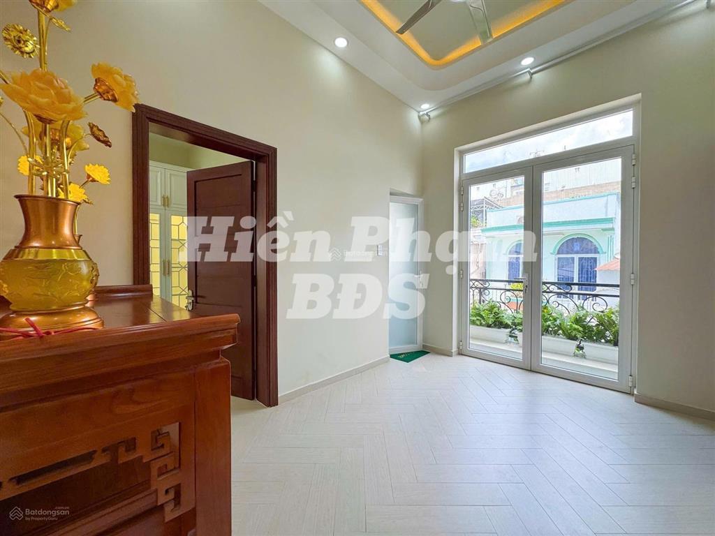 Nhà phố tân cổ điển  hẻm xe hơi sát nhà đường tân thuận tây