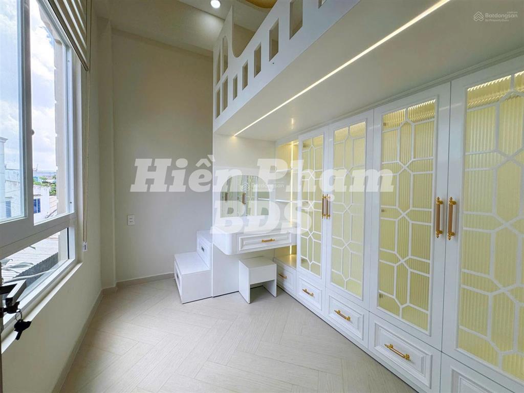 Nhà phố tân cổ điển  hẻm xe hơi sát nhà đường tân thuận tây