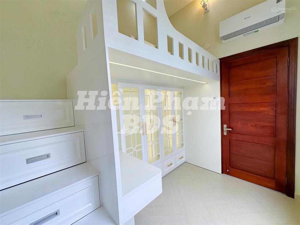 Nhà phố tân cổ điển  hẻm xe hơi sát nhà đường tân thuận tây