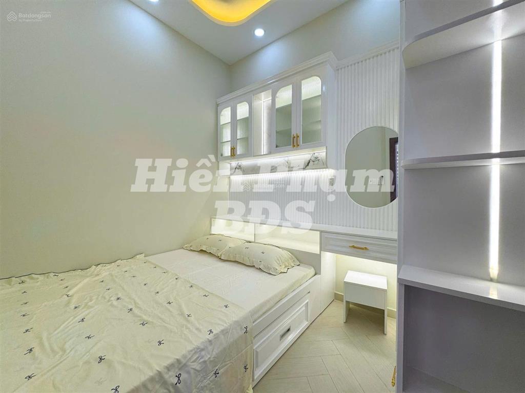 Nhà phố tân cổ điển  hẻm xe hơi sát nhà đường tân thuận tây