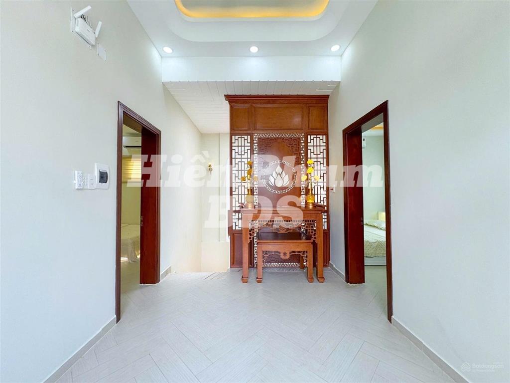 Nhà phố tân cổ điển  hẻm xe hơi sát nhà đường tân thuận tây