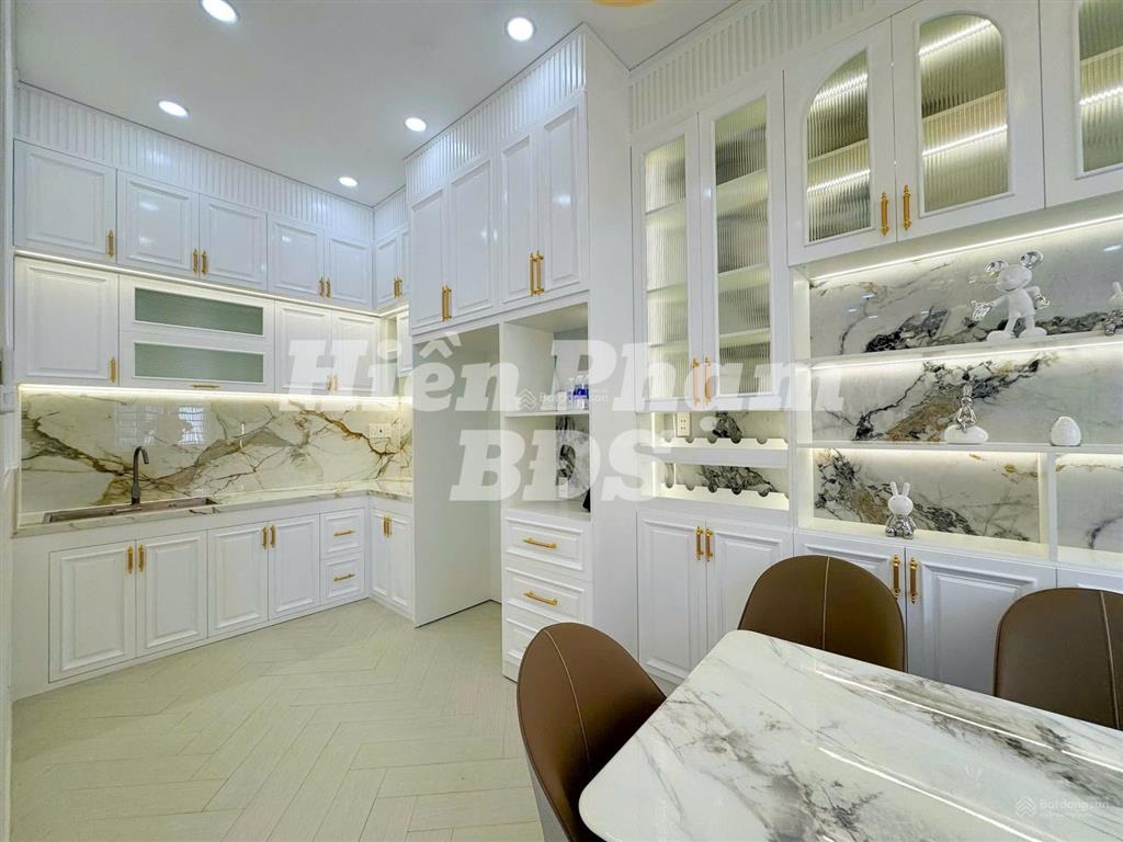 Nhà phố tân cổ điển  hẻm xe hơi sát nhà đường tân thuận tây