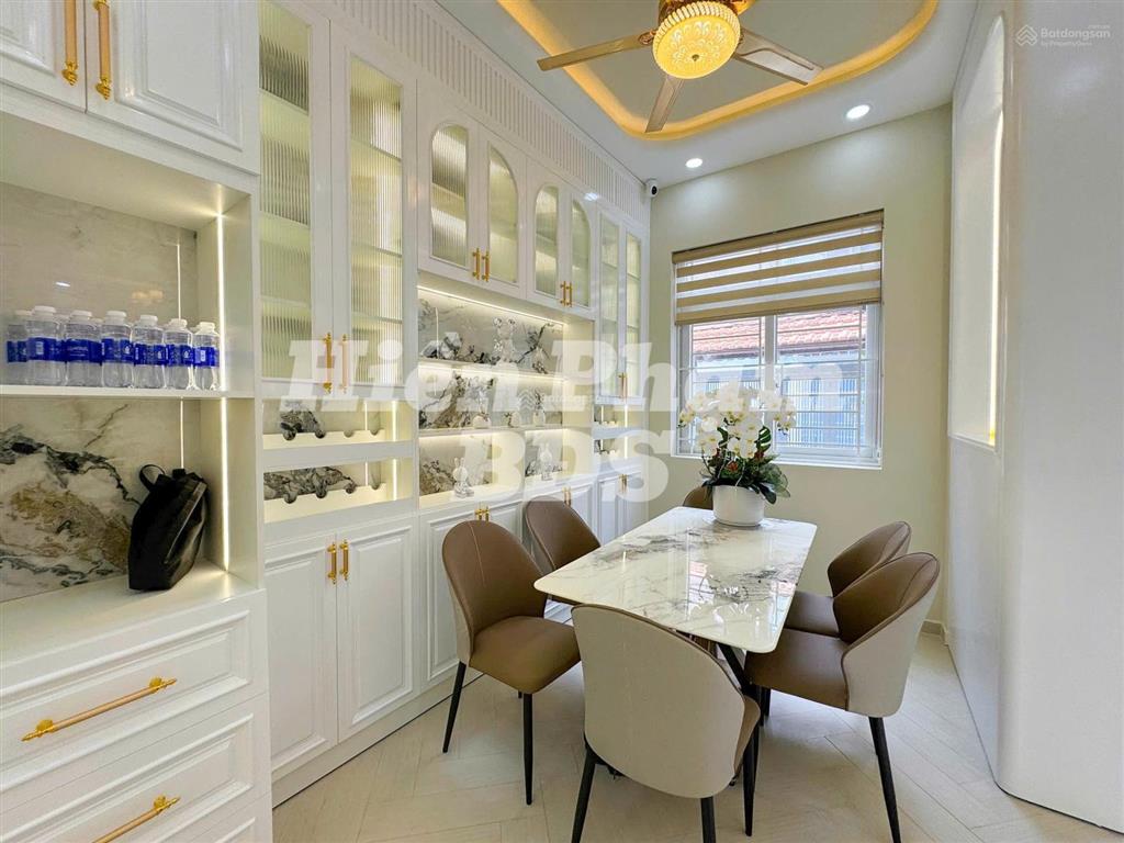 Nhà phố tân cổ điển  hẻm xe hơi sát nhà đường tân thuận tây