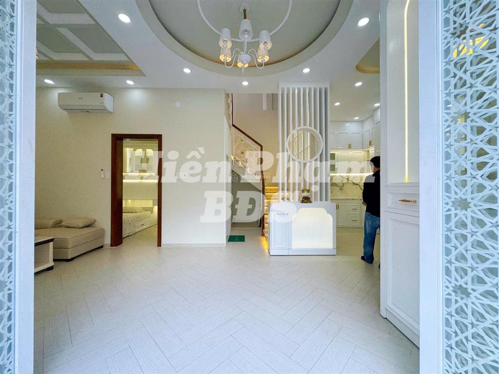 Nhà phố tân cổ điển  hẻm xe hơi sát nhà đường tân thuận tây