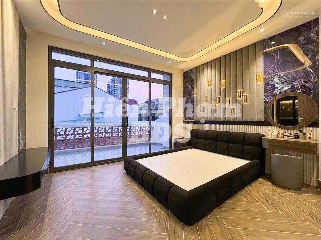 Nhà mới hiện đại full nt hẻm 588 huỳnh tấn phát  liền kề pmh