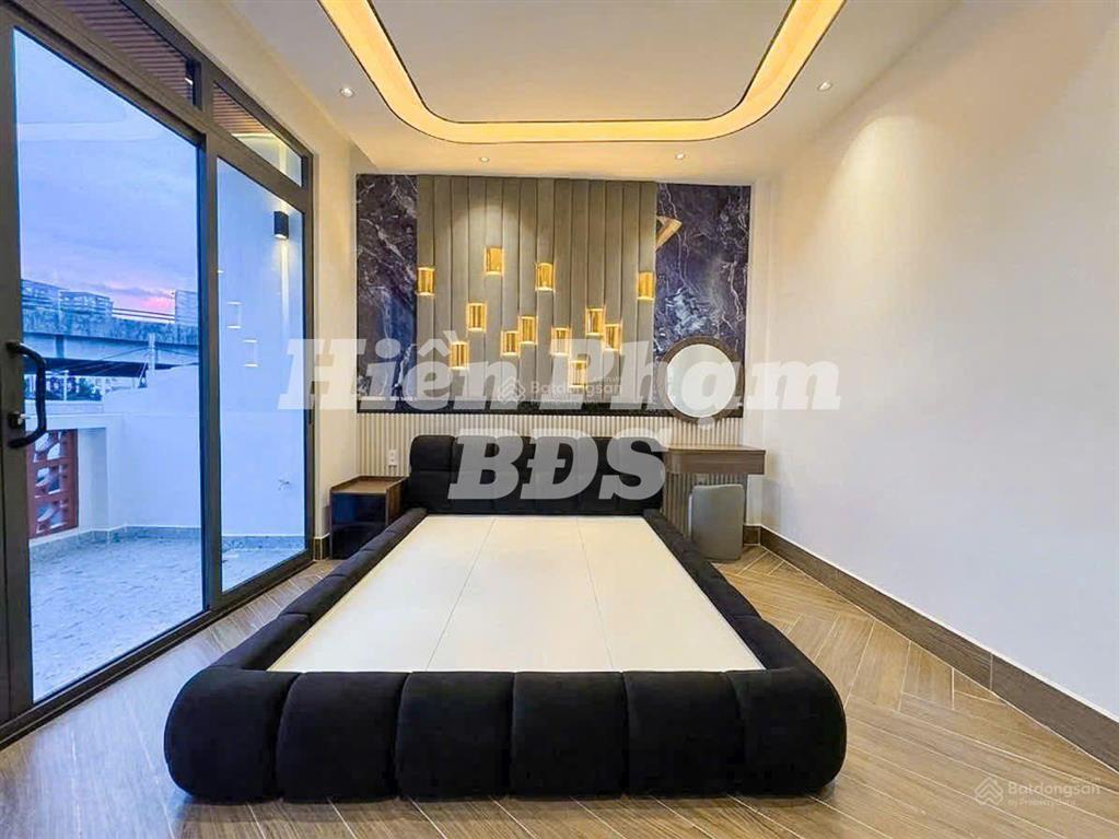 Nhà mới hiện đại full nt hẻm 588 huỳnh tấn phát  liền kề pmh