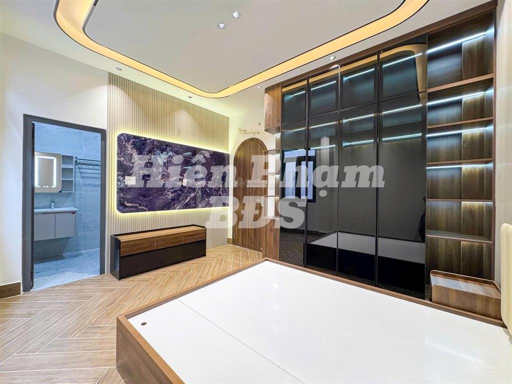 Nhà mới hiện đại full nt hẻm 588 huỳnh tấn phát  liền kề pmh