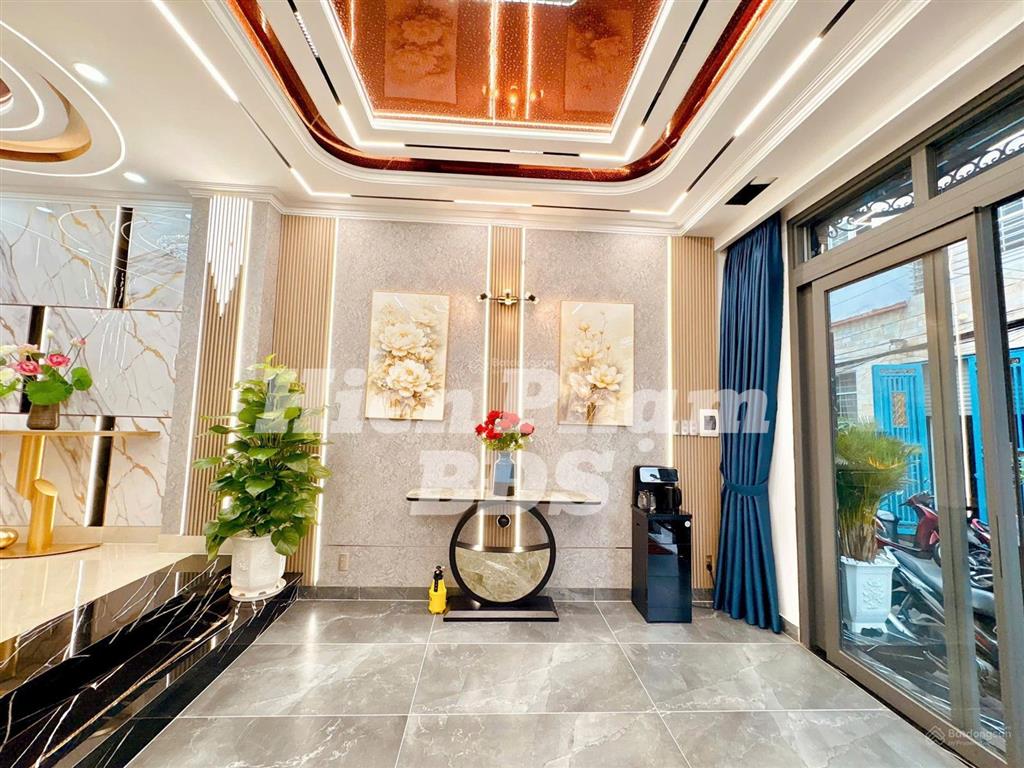 Siêu phẩm 4 tầng mới xây xong đường dương cát lợi  có thang máy