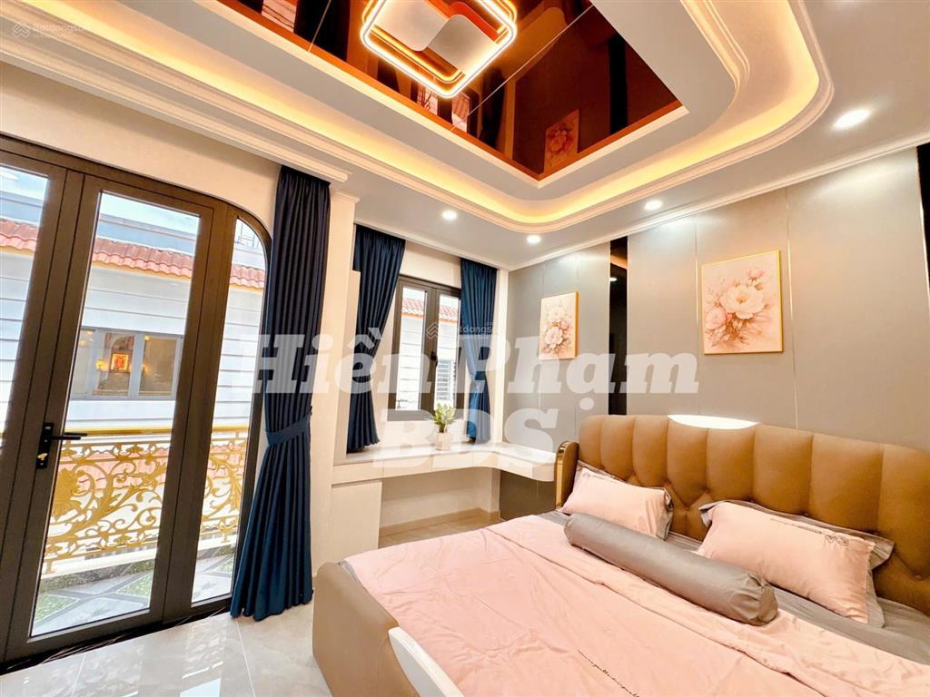 Siêu phẩm 4 tầng mới xây xong đường dương cát lợi  có thang máy