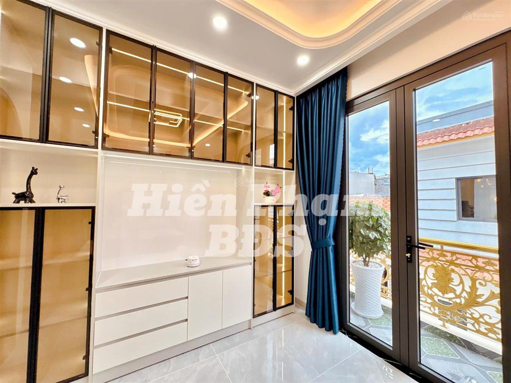 Siêu phẩm 4 tầng mới xây xong đường dương cát lợi  có thang máy