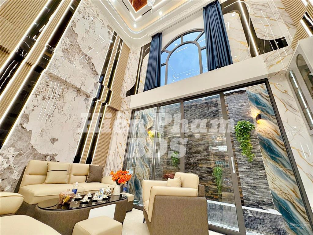 Siêu phẩm 4 tầng mới xây xong đường dương cát lợi  có thang máy
