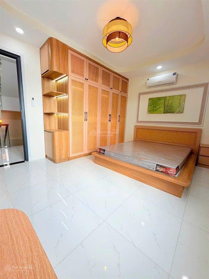 Nhà phố hiện đại  trẻ trung 2 lầu st hẻm 1806 huỳnh tấn phát