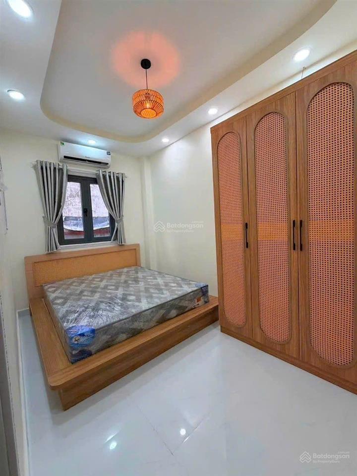 Nhà phố hiện đại  trẻ trung 2 lầu st hẻm 1806 huỳnh tấn phát
