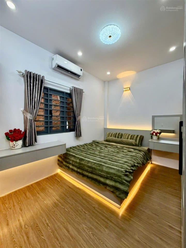Nhà phố 3 lầu hẻm 1716  liền kề quận 7