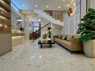 Nhà phố 3 lầu hẻm 1716  liền kề quận 7