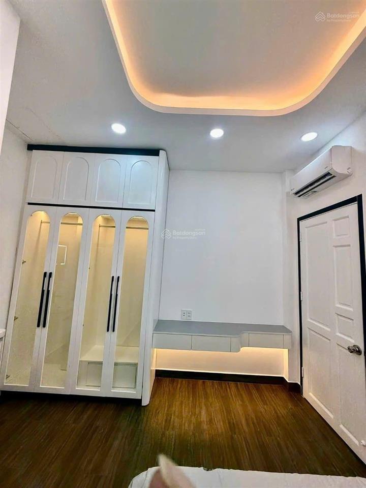 Nhà phố hiện đại  hxh 1942 huỳnh tấn phát