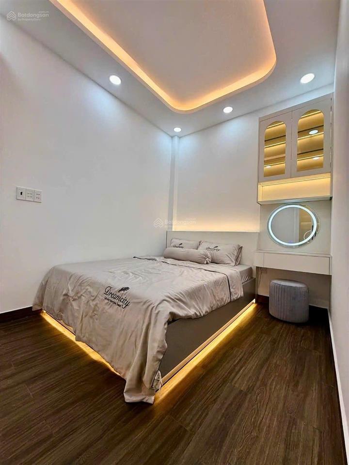 Nhà phố hiện đại  hxh 1942 huỳnh tấn phát