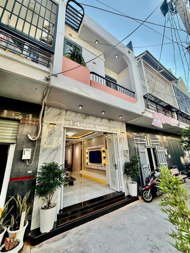 Nhà phố hiện đại  hxh 1942 huỳnh tấn phát