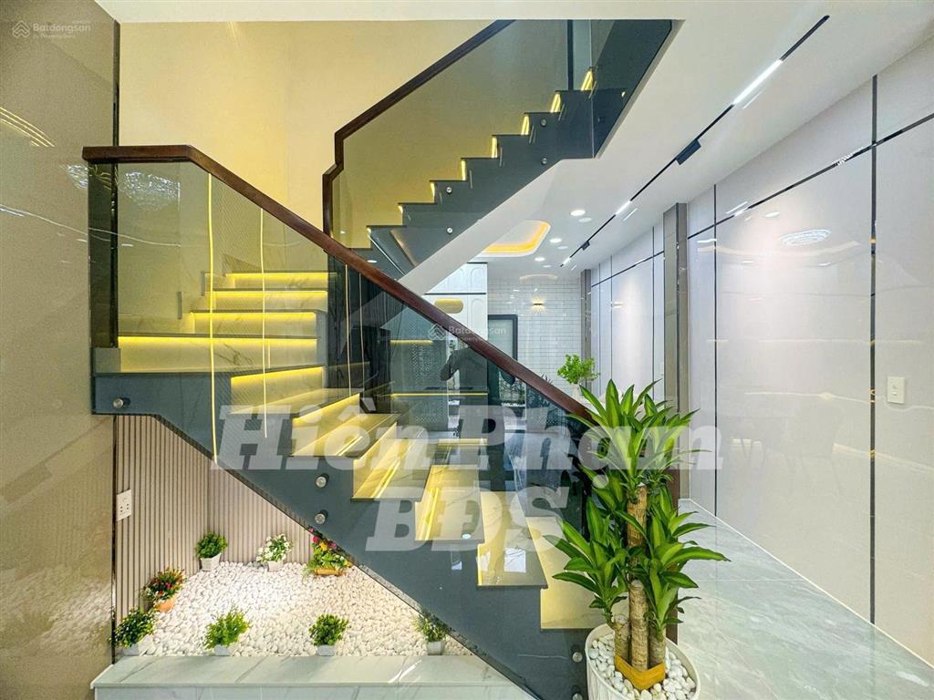 Nhà mới hiện đại full nội thất hxh 1942 htp  ttnb