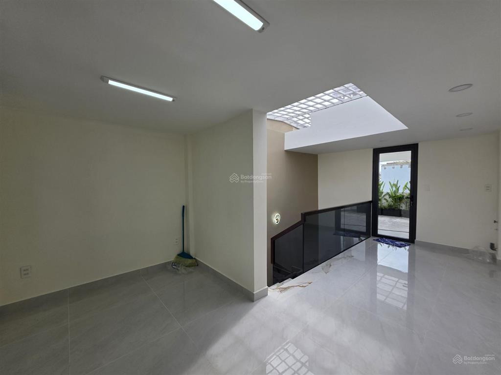 Nhà mới hiện đại mtkd hẻm 8m chuyên dùng 9  kết nối qua pmh chỉ 5p