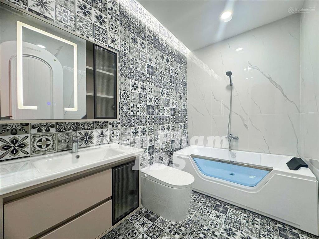Nhà phố 3 tầng vừa xây xong có trang bị thang máy kdc phú mỹ  liền kề pmh