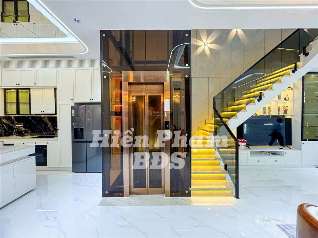 Nhà phố 3 tầng vừa xây xong có trang bị thang máy kdc phú mỹ  liền kề pmh