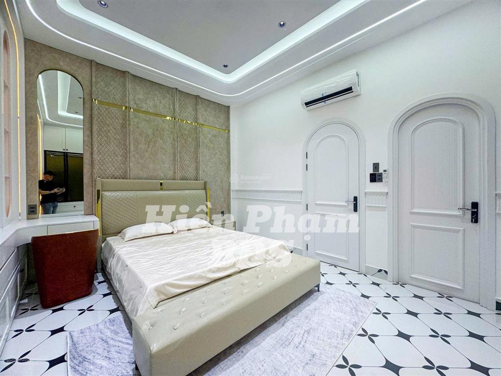Nhà phố 3 tầng vừa xây xong có trang bị thang máy kdc phú mỹ  liền kề pmh