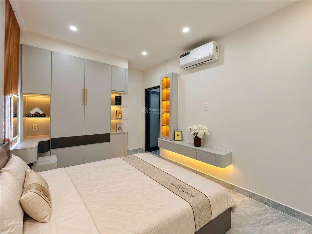 Nhà phố sân vườn hẻm 3 gác dt 113.6m2  thị trấn nhà bè