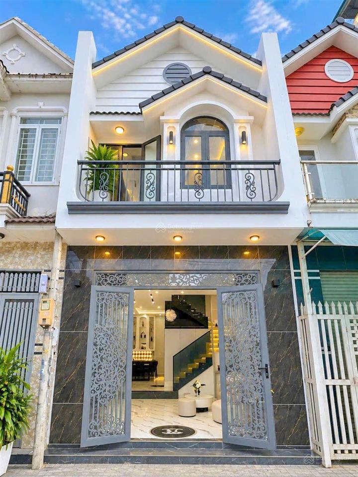 Nhà phố hiện đại hxh quay đầu huỳnh tấn phát  nhà bè  4.8x11m