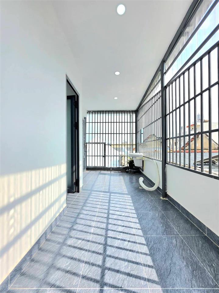Nhà phố hiện đại hxh quay đầu huỳnh tấn phát  nhà bè  4.8x11m