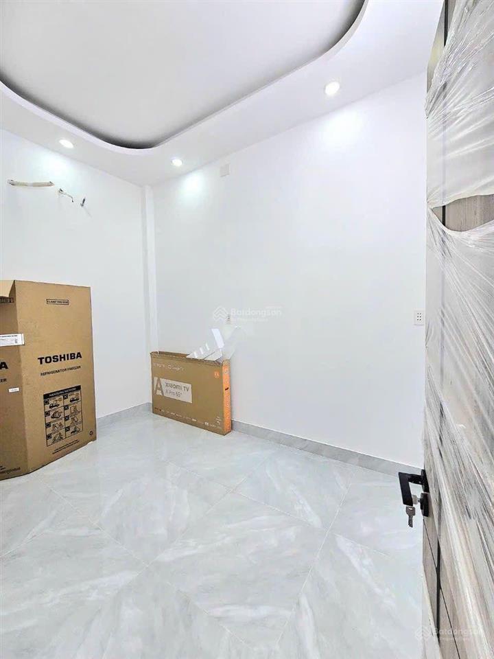 Nhà mới xây 2 tầng mtkd hẻm huỳnh tấn phát  cách mt chỉ 30m