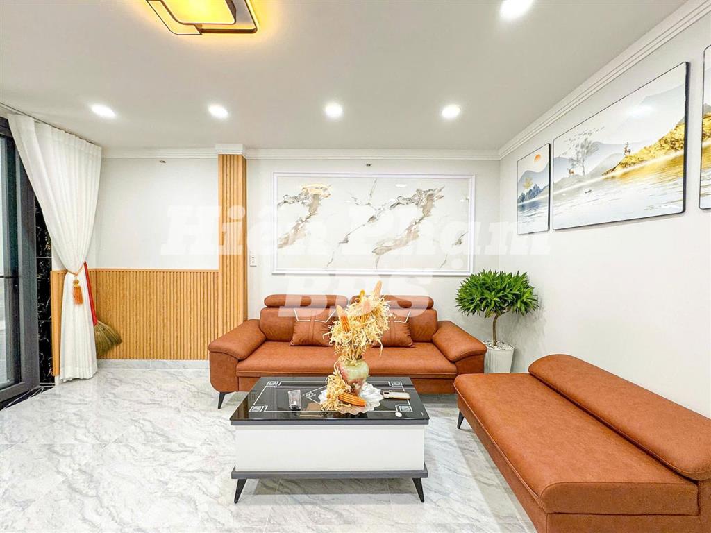 Đầu tư sinh lời  nhà phố 1 lầu có sẵn 4 phòng cho thuê, có lối đi riêng. cách q4 thì 50m