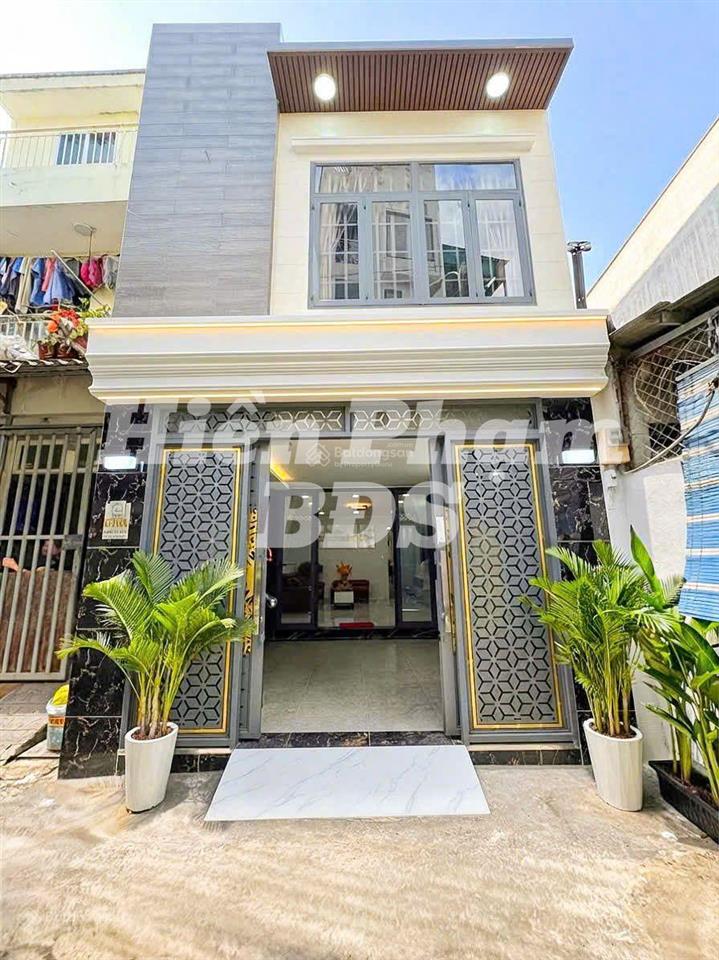 Đầu tư sinh lời  nhà phố 1 lầu có sẵn 4 phòng cho thuê, có lối đi riêng. cách q4 thì 50m