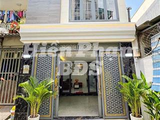 Đầu tư sinh lời  nhà phố 1 lầu có sẵn 4 phòng cho thuê, có lối đi riêng. cách q4 thì 50m
