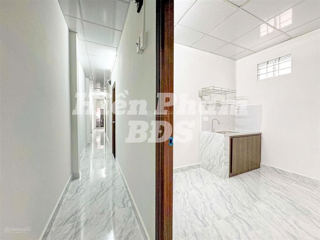 Đầu tư sinh lời  nhà phố 1 lầu có sẵn 4 phòng cho thuê, có lối đi riêng. cách q4 thì 50m